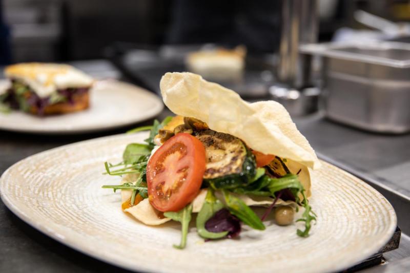 Probekochen für den ersten Burgerabend im Stiftkeller- Stift Schlägl